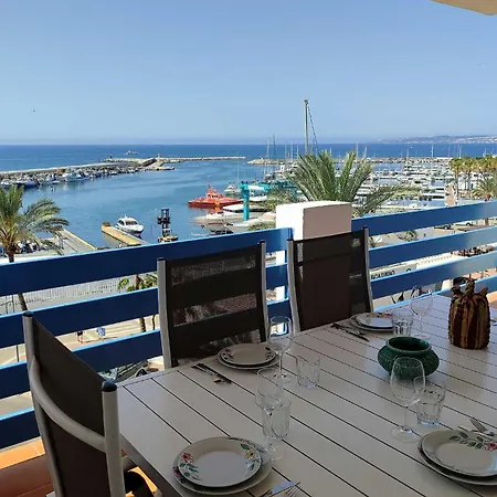 El Faro 3 * إِستيبونا